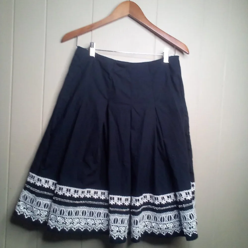 New York & Company Skirt 2 Black White Embroidery Cotton
